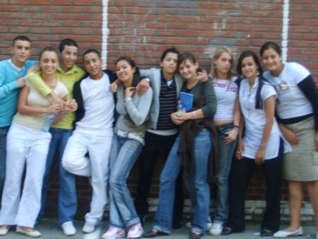 farah aussi m3a la kliki